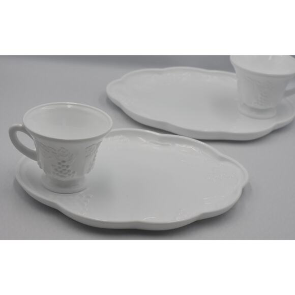 Vintage Indiana Colony White Harvest Milk Glass Grape Snack Tray and Cup Set - Picture 9 of 9